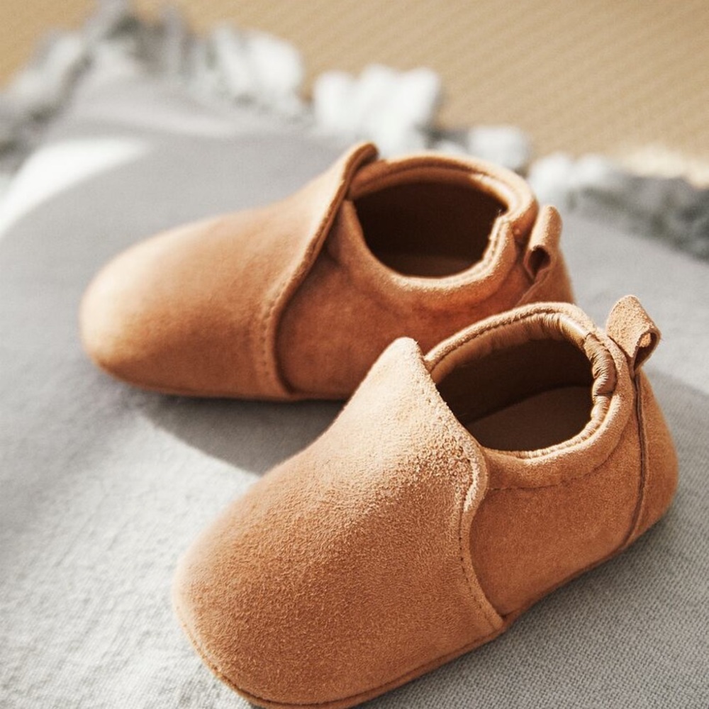 Leather booties,size 1 1/5